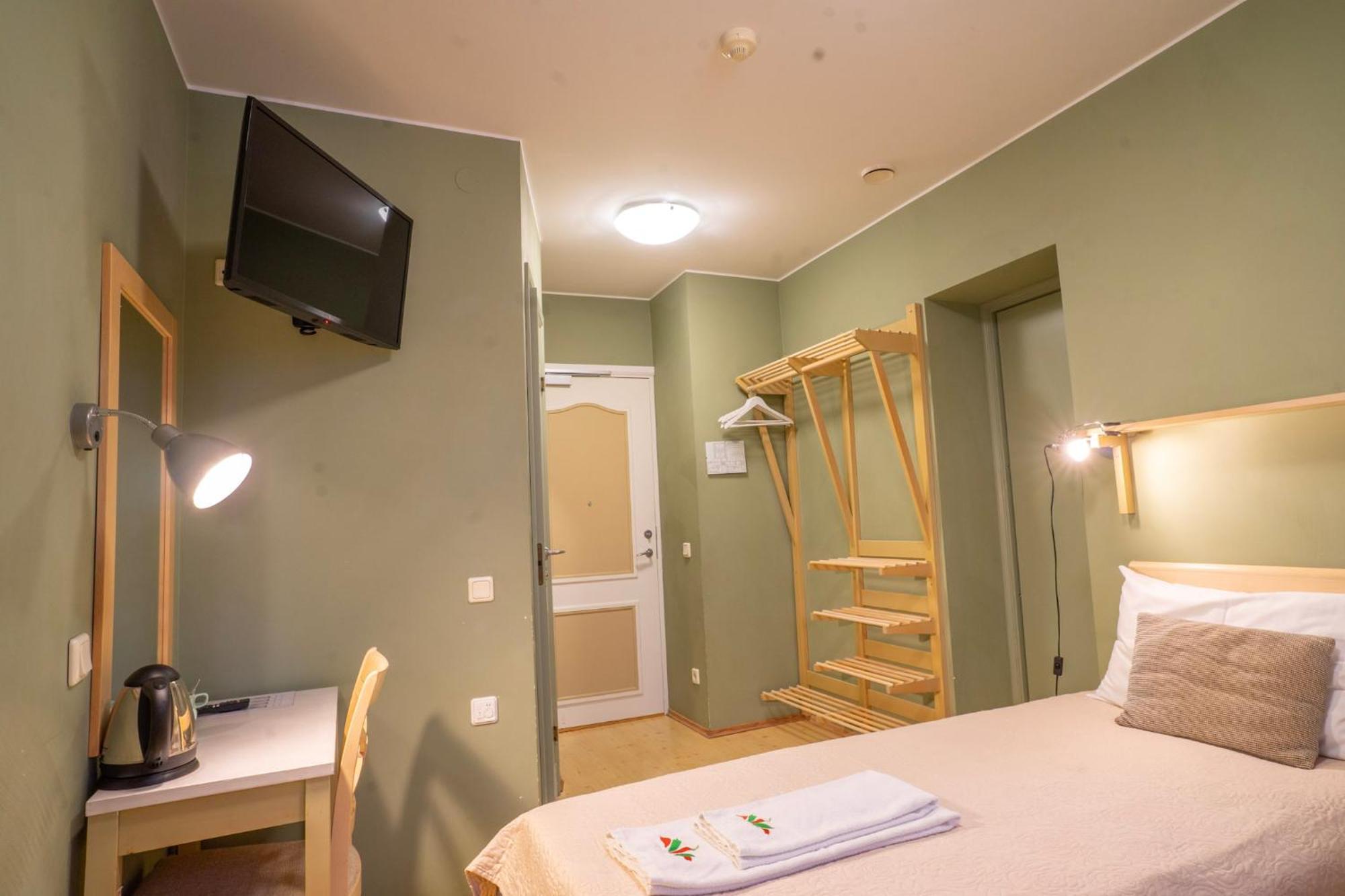 Kongo Hotel Haapsalu Extérieur photo