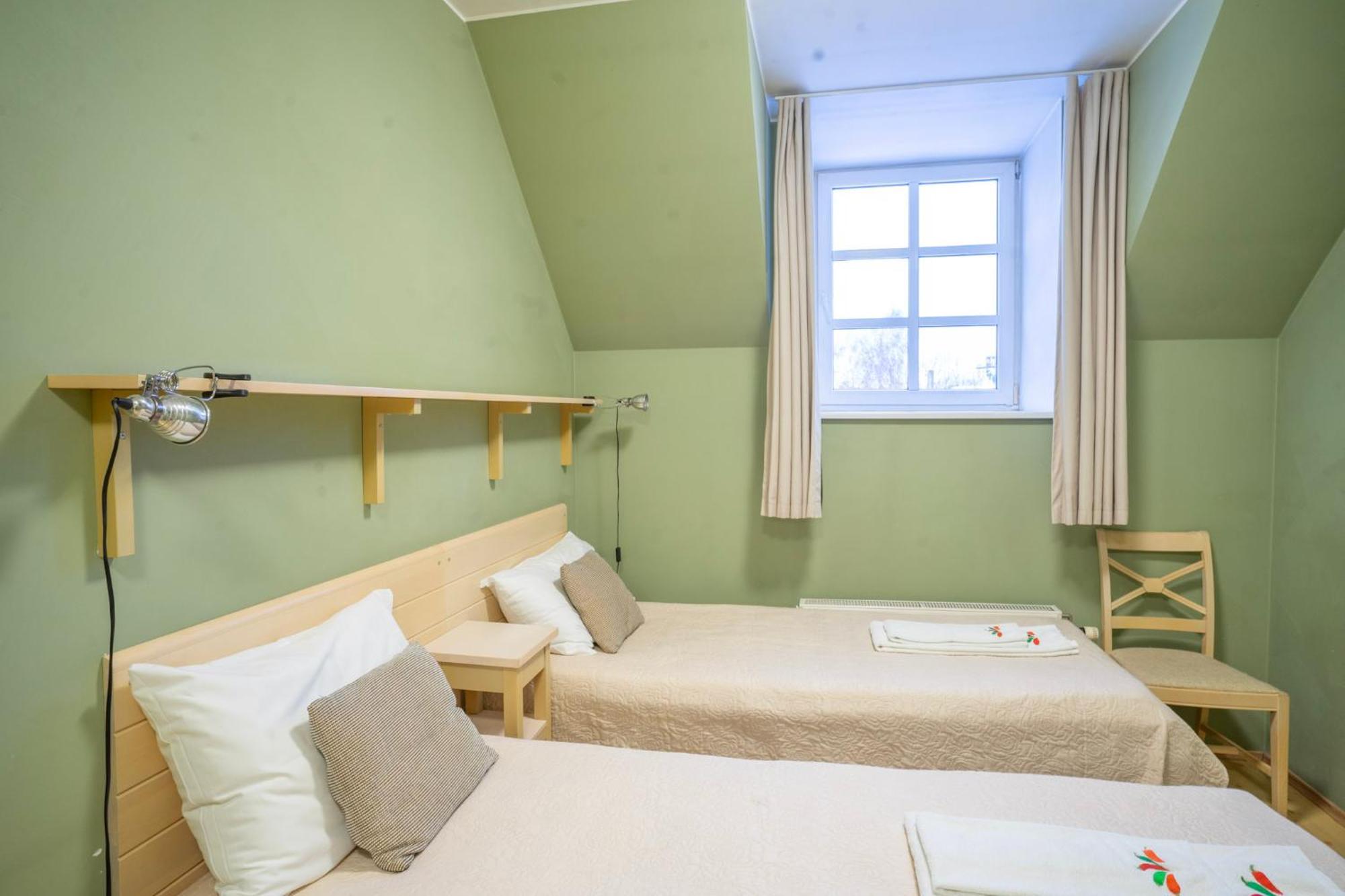 Kongo Hotel Haapsalu Extérieur photo