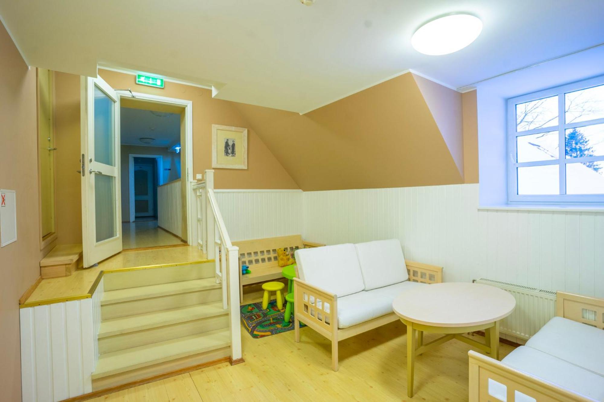 Kongo Hotel Haapsalu Extérieur photo