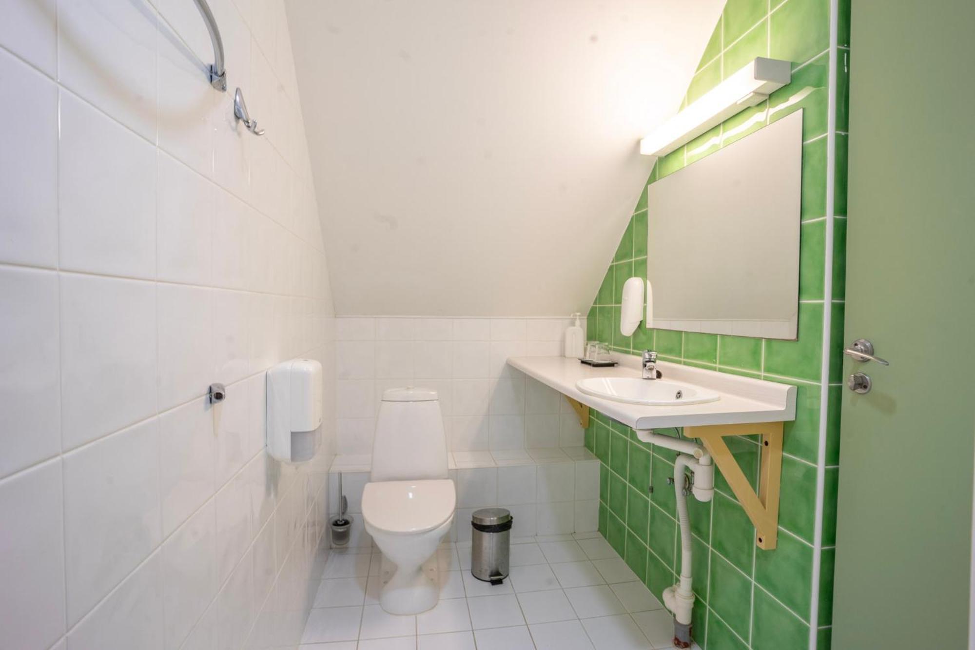 Kongo Hotel Haapsalu Extérieur photo